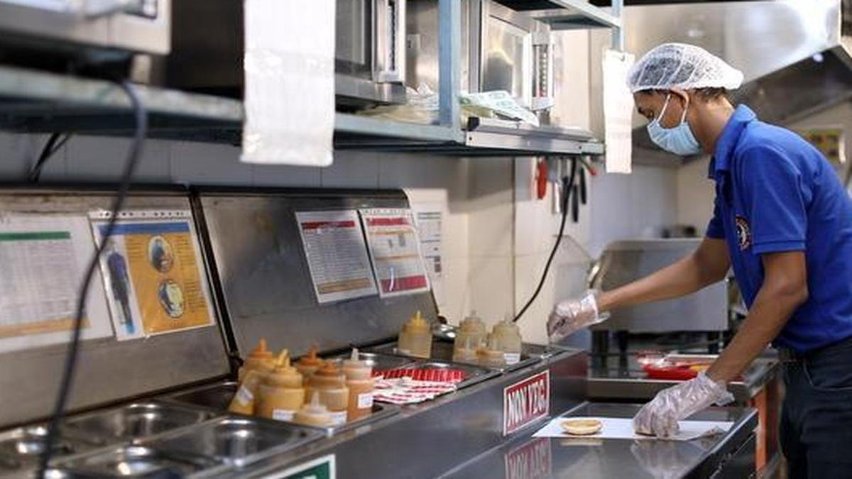 From Calorie Charts to Smart Suggestions How AI Diet Apps Are Changing Eating Habits in India